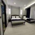Loft Park - Airport 10 Minute Hotel 3*