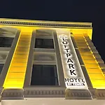 Hotel Loft Park - Airport 10 Minute 3*