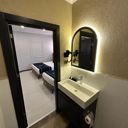 Hotel Park & Private Transportation Istanbul Airport-by Loft